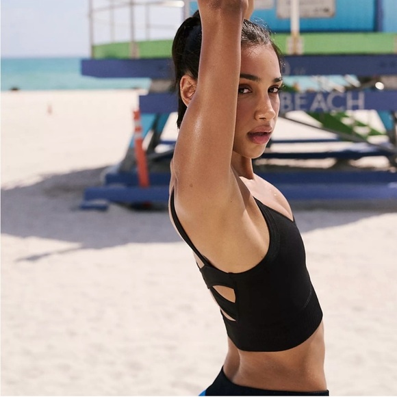 NWOT FREE PEOPLE | Good Karma
Scoop Neck Bra in Solid Black * Size:XS/S - Picture 3 of 6